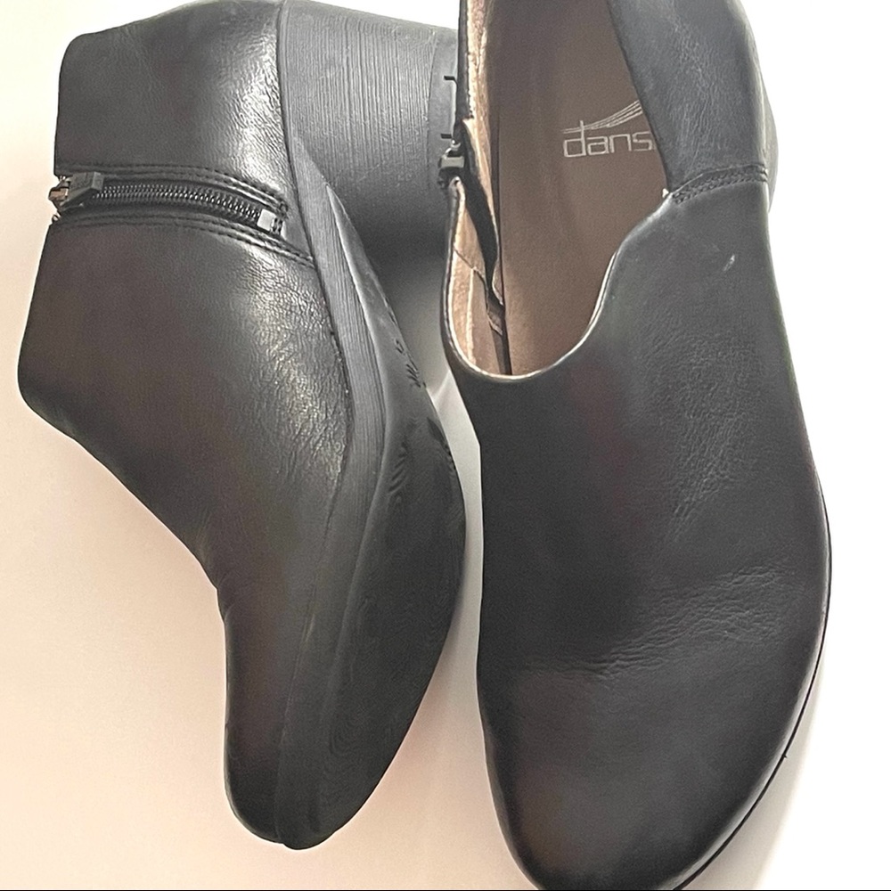 Dansko Black Ankle Boots Heels Women Size 38          -